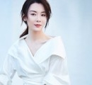 白衬衫还能这么穿 大气陈数教你穿出高级感