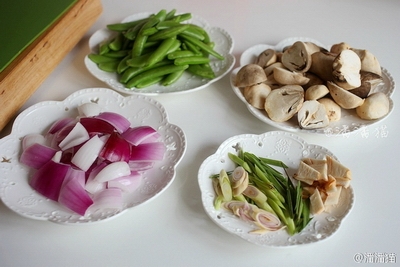 泰国蒜蓉辣酱海鲜锅步骤2