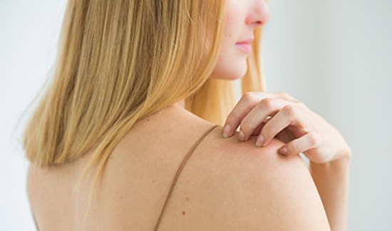 春季皮肤过敏的原因是什么 如何应对春季皮肤过敏呢