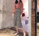 非常漂亮的两件套来啦 很适合春天穿哦