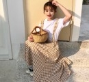 什么款式的背带裙好看 背带裙配什么衣服
