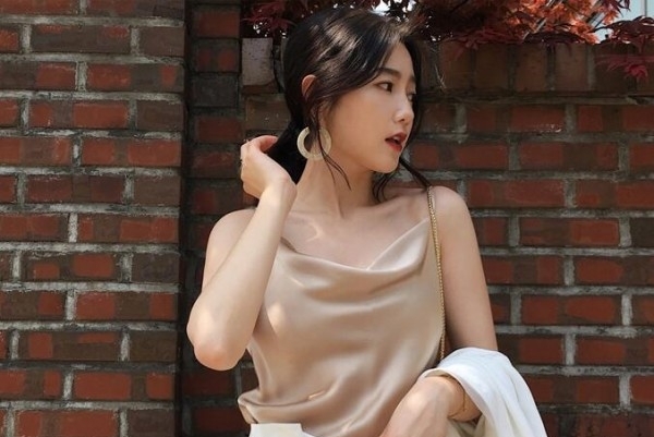 夏天适合穿什么衣服 夏季什么款式的衣服时髦又清凉