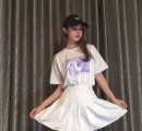 白色印花T恤怎么搭配比较chic 白色印花T恤配什么